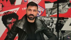 Adrian Ropotan are mâinile fracturate după accidentul teribil al microbuzului celor de la Dinamo