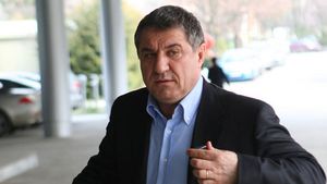 Victor Becali îi dă o replică dură lui Mititelu:** "Este un turnător nenorocit! Ar trebui să fie la pușcărie"