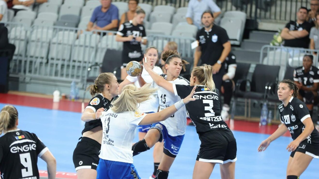 S-a stabilit finala Supercupei României la handbal feminin! Cu cine se va duela duminică la Pitești campioana CSM București