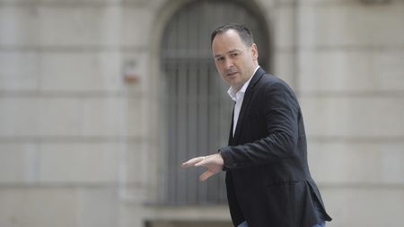 A fost unul dintre cei mai zgârciți patroni din istoria fotbalului românesc și a dus Dinamo în insolvență, dar Ionuț Negoiță își permite să fie ironic cu transferurile „câinilor” din vară: „Să îl ia pe Mbappe, că rămâne liber de contract și să fie un echilibru cu celălalt Mbappe, de la rivală”