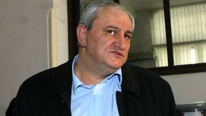 Tender: "Prietenul Becali mi-a zis să investesc la Timișoara!"