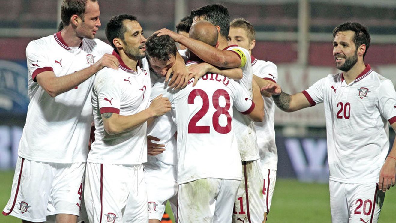 "Grătar" cu miros de victorie.** De când au ales să boicoteze ședințele de pregătire, rapidiștii nu au pierdut. Au respectat tradiția și de 1 mai