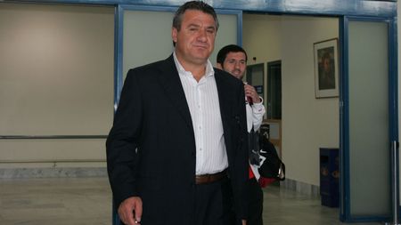 "Probabil că mâine se vor semna actele pentru Ropotan"