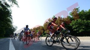 Cota 1.000, bat-o vina! Galerie FOTO "Cu Bicicleta La Munte". Imagini spectaculoase