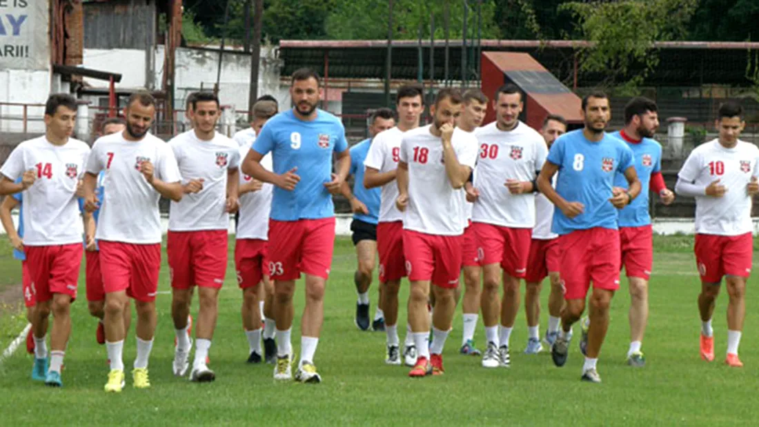 Reșița a început pregătirea pentru Liga 2 doar cu 17 jucători.** Prima achiziție vine de la adversara cu care s-a lupta pentru promovare