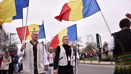 Gigi Becali povestește pas cu pas conflictul din aeroport. "Eu făceam poze cu niște copii, iar el spunea 'pușcăriașul face poze'. Un trepăduș de nimic". Ce a urmat în conflictul cu Preda. "Tu nu te gândești că pot să-ți dau un picior?"
