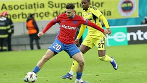 FCSB a uitat total de Dennis Politic! Decizia neașteptată a campioanei de ziua fotbalistului