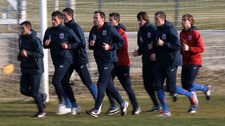 Omul care ar putea fi apariția surpriză din dubla cu Ajax a fost în curtea lui Dinamo:** "Ca atacant, dădea 12 goluri pe meci!" Mina de aur a Stelei regăsită în Spania: