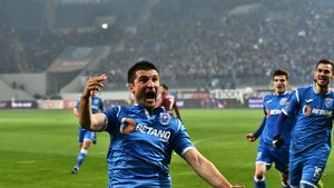 Oltenia dă lovitura! U Craiova învinge CFR Cluj cu 2-0 și trece peste FCSB în clasament. Elevii lui Mangia, șanse reale în lupta pentru titlu