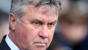 Rușii sunt dispuși să-l împartă pe Hiddink cu Chelsea
