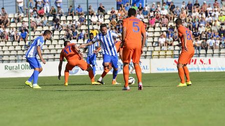 Liga X! Cinci meciuri, cinci remize în debutul Ligii 1! CS U Craiova - FC Botoșani 0-0. Cîrțu a luat foc în timpul meciului: "N-am bani de transferuri, treceți voi pe bancă!"