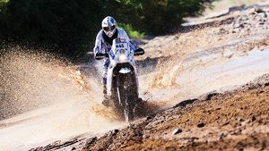 Gyenes. cel mai bine clasat român din raliul Dakar, surprinde:** "E mai periculos în România decât în deșert"