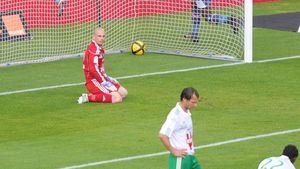 Orice portar are o doză de nebunie, dar asta le întrece pe toate!** Împarte vestiarul cu Bănel și are o idee pentru protecția împotriva frigului: