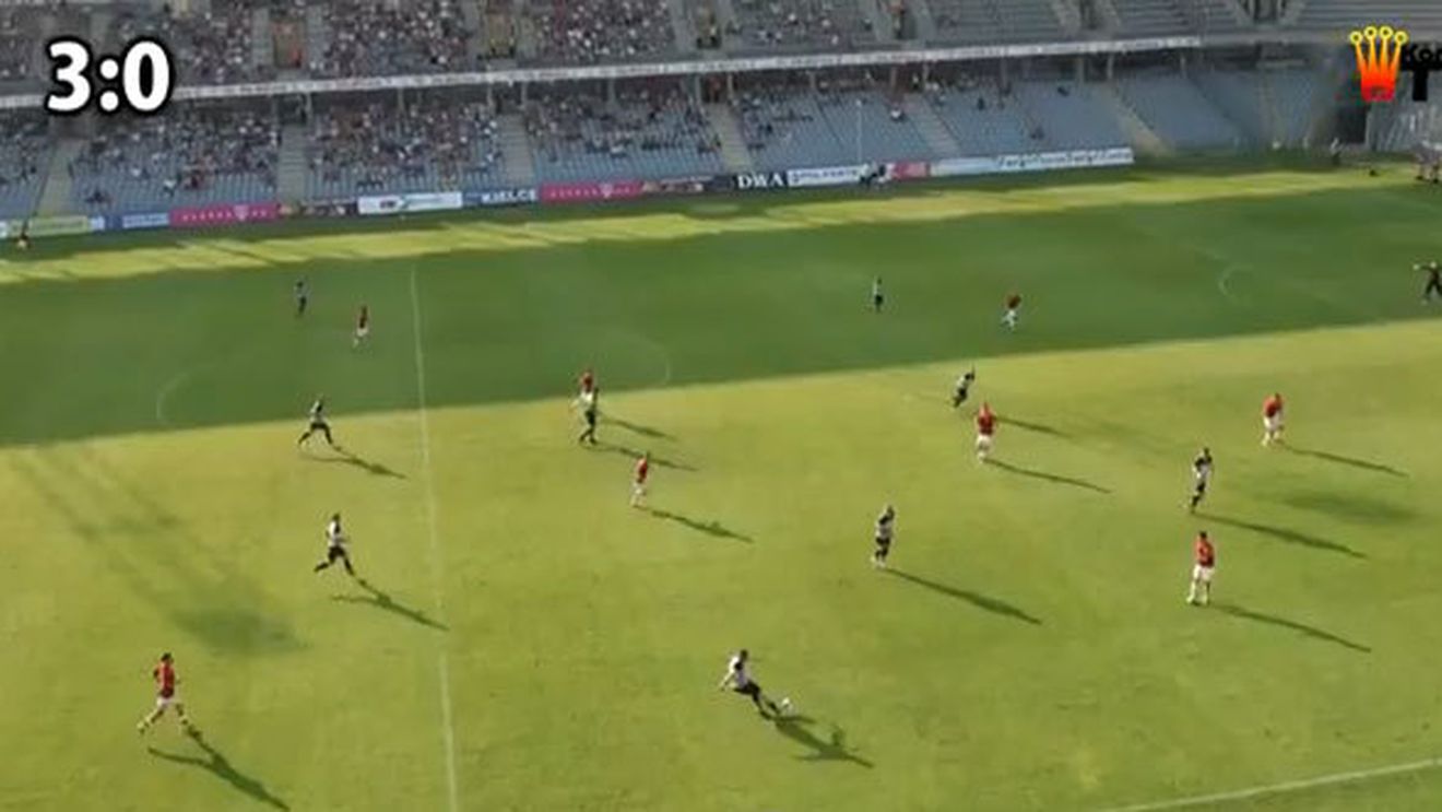 VIDEO Pe Reghe nu l-ar mai durea capul cu el în echipă!** Un fost fundaș al Stelei a marcat golul săptămânii: portarul a fost HIPNOTIZAT