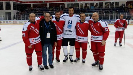 Un cunoscut antrenor român de hochei l-a desființat pe Aleksandr Lukașenko, aliatul lui Vladimir Putin în războiul cu Ucraina: „Se mișca în reluare pe gheață. Toți îi pasau numai lui pucul" | SPECIAL