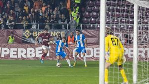 Rapid București - Universitatea Craiova 2-2, în etapa a 18-a din Superliga. Meci incendiar în Giulești