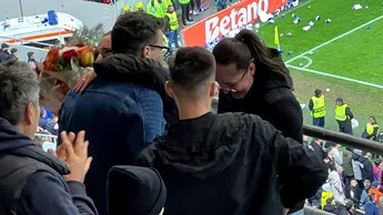 Nu o să uite toată viața meciul FCSB – Universitatea Craiova. A cerut-o de soție în tribune: ce răspuns a dat femeia!