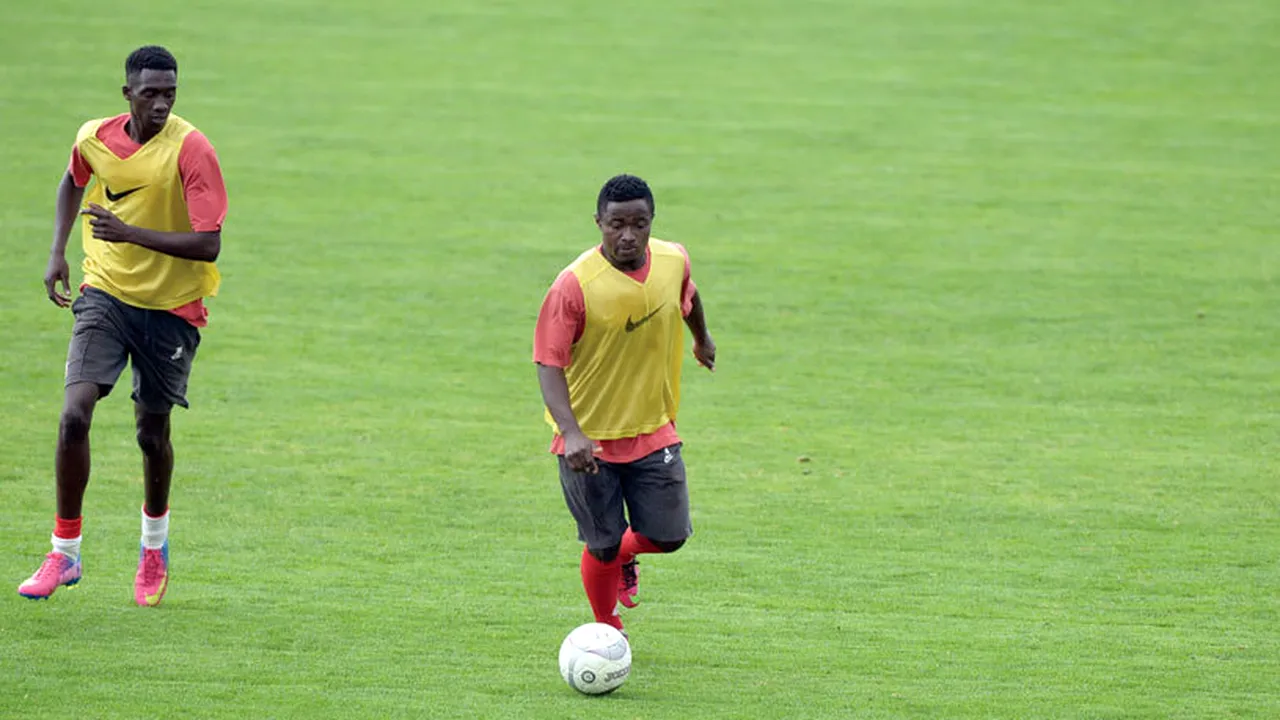 EXCLUSIV Dinamo - Camerun. Fratele lui Fai nu a venit singur la București, alți doi tineri africani sunt pe lista 