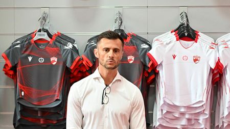 Primul fotbalist de care se descotorosește Dinamo în 2025! Andrei Nicolescu nu a avut milă de jucător: „A avut foarte, foarte, foarte multe șanse să joace! Trebuie să facă o schimbare, pare puțin plafonat aici”