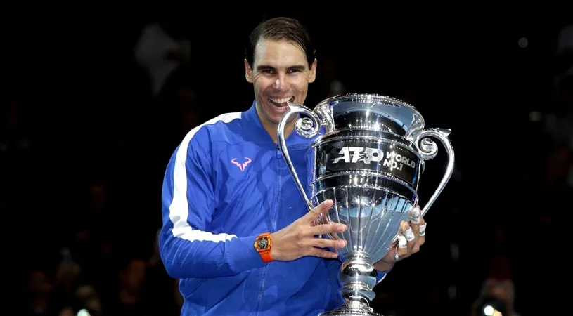 Seara lui Rafa! Nadal a primit trofeul pentru cel mai bun jucător de tenis al anului după un meci marcă înregistrată la Turneul Campionilor | VIDEO