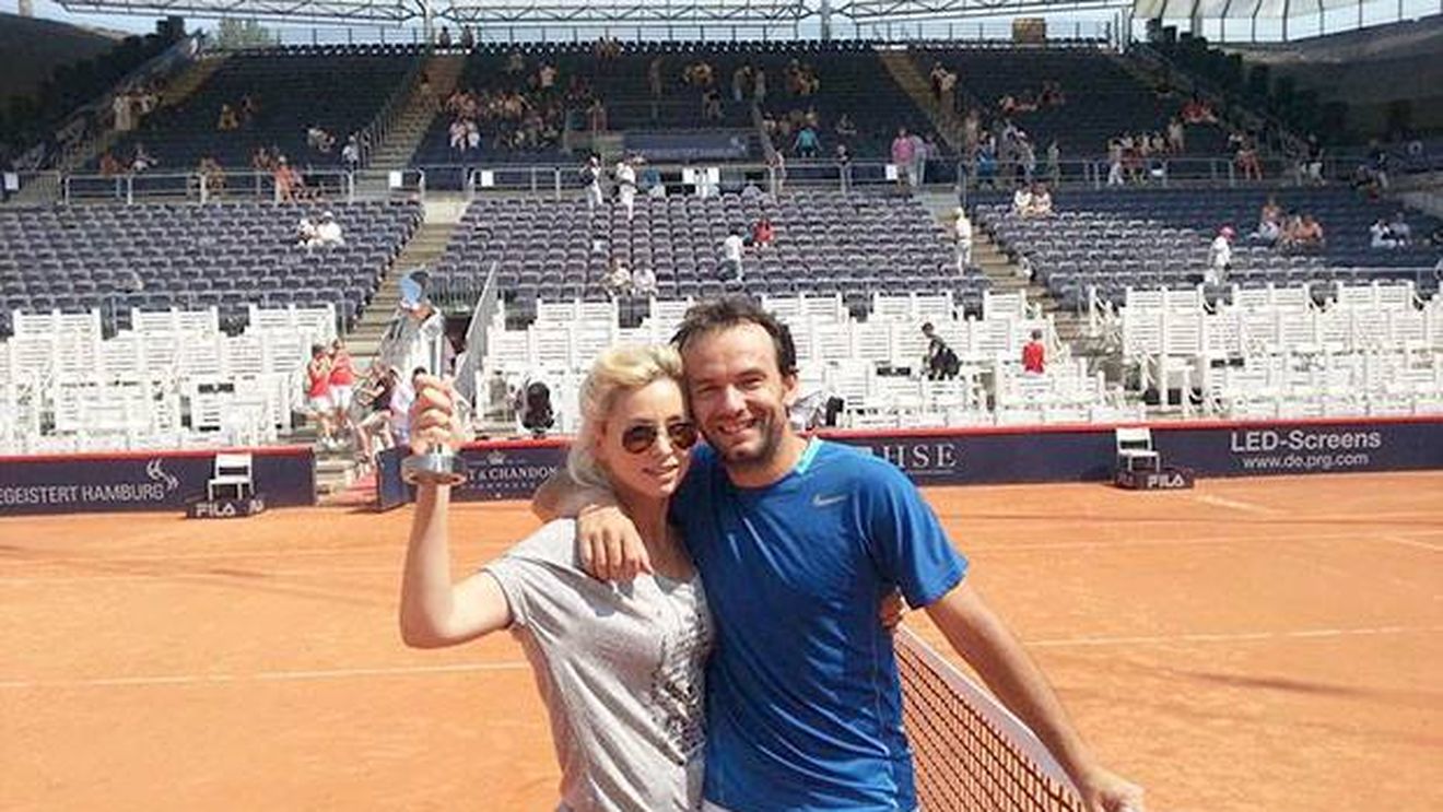 Femeia din spatele succeselor lui Mergea. "Noi suntem pe aceeași lungime de undă. Există însă jucători care nu agreează ideea de a fi însoțiți de soții, dar și neveste care se plictisesc groaznic pe margine"