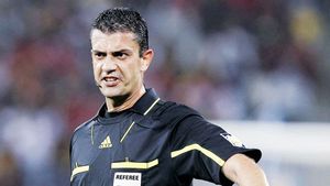 Kassai, băiatul nostru!** Brigada de arbitri de la meciul cu Uruguay a pus în umbră spectacolul din teren