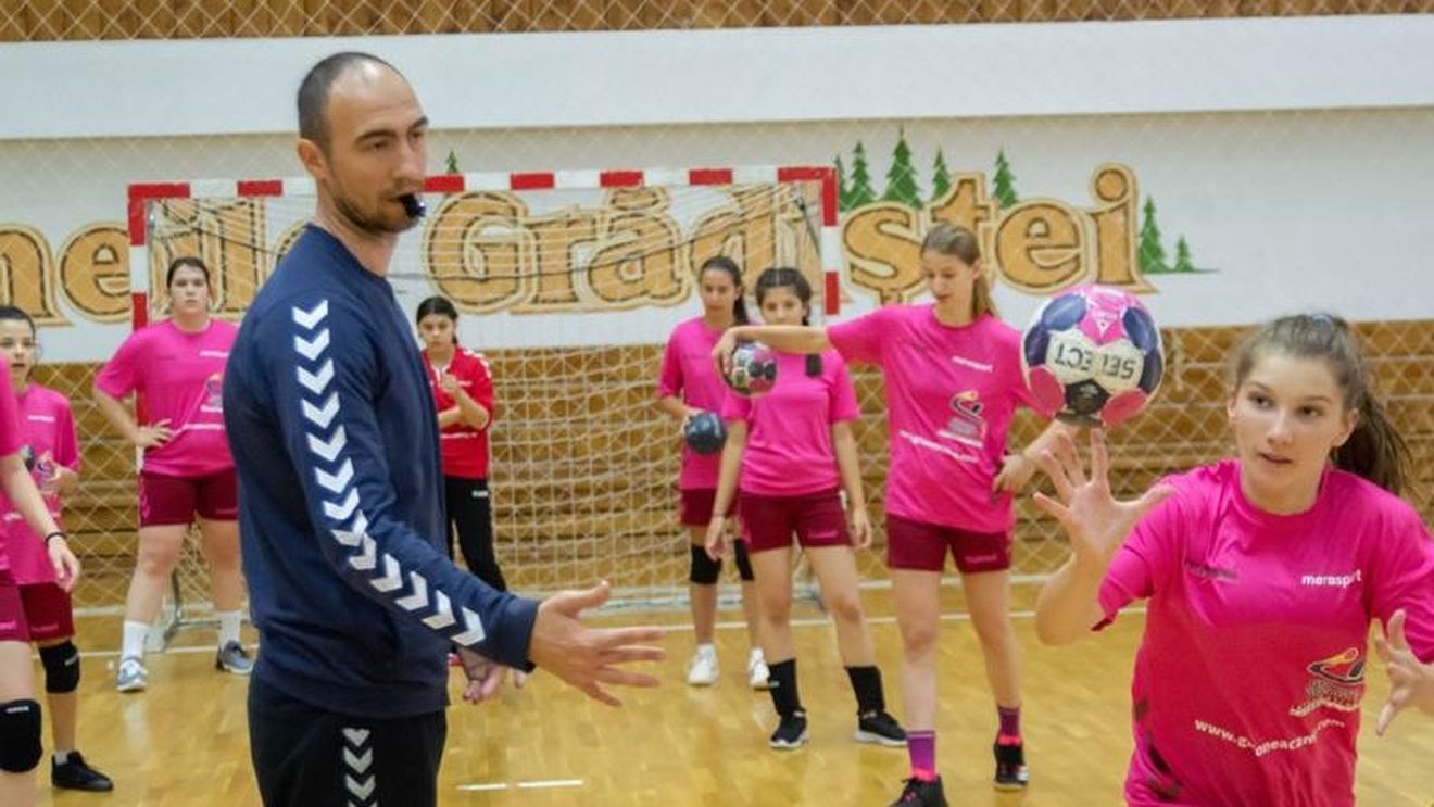 FR de Handbal „fură" handbaliști de la Dinamo! Valentin Ghionea se reprofilează: „Cunoaşte foarte bine modelul introdus de Xavi Pascual" | SPECIAL