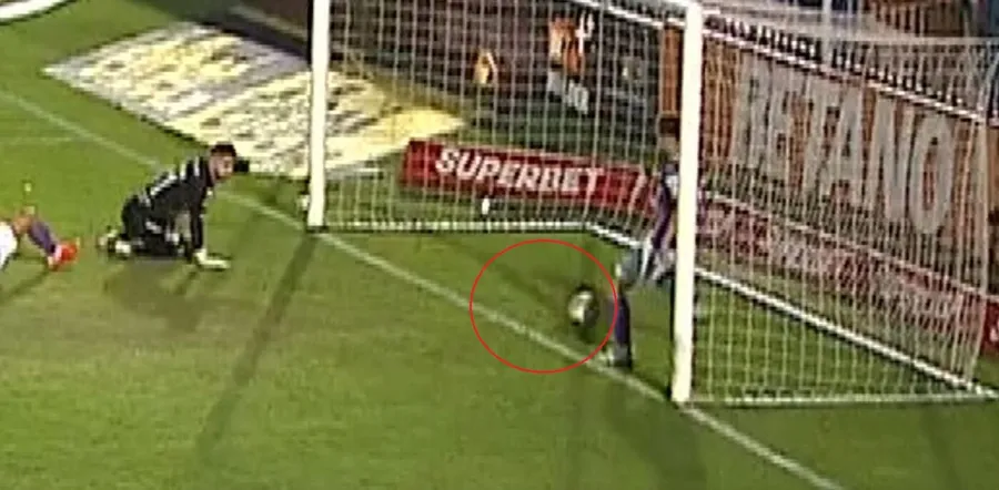 A trecut mingea de linia porții la golul marcat de Rareș Pop în UTA Arad - Rapid 2-2?