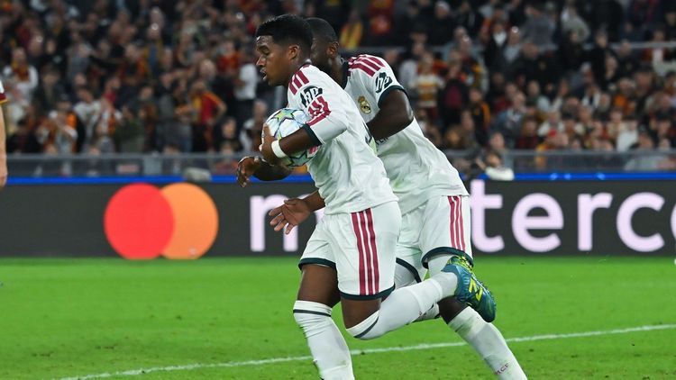 „Vorbeam cu Dumnezeu și mă rugam!”. Endrick a dezvăluit ce făcea pe bancă înainte să intre în AS Roma – Real Madrid și să marcheze