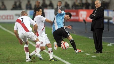 INCREDIBIL! Messi i-a exasperat și au apelat la o soluție EXTREMĂ‚ ca să-l oprească! VIDEO El ar putea fi următorul transfer al Realului :)