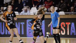 Revanșă și încă un titlu pentru CSM București! Dunărea Brăila, la un pas de accident spre București. Două din cele mai importante handbaliste ale echipei naționale vor juca din vară, foarte probabil, în Ungaria