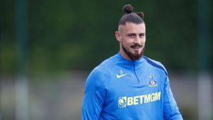 Planul lui Tottenham cu Radu Drăgușin: „O să îl împrumute”