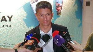 Răzvan Lucescu are mare încredere în Mirel Rădoi: „Știe foarte bine să se descurce!”. Ce spune despre amicalul cu Anglia