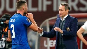 „Tricolorii”, spionați chiar din Superliga înaintea meciului crucial cu Kosovo! Selecționerul nu s-a ferit: „Am toate informațiile în telefon”. Cine sunt „iscoadele”