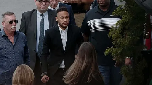 Neymar, audiat timp de cinci ore în procesul în care e acuzat de viol. A apărut în cârje la secția de poliție | GALERIE FOTO cu Najila Trindade
