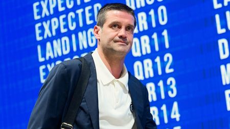 Cristi Chivu intră la negocieri. Oferta e de 4.000.000 de euro pe an