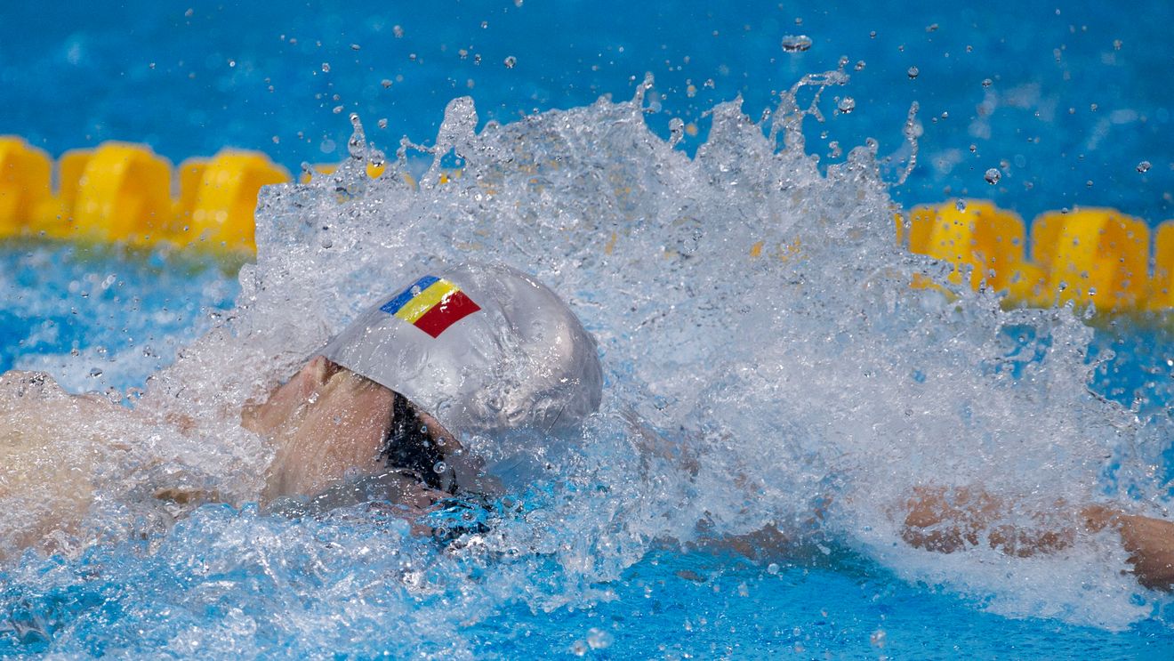 Înotătorul Robert Glință a stabilit un nou record național la 200 metri spate în bazin scurt