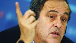 Impresarii duc UEFA la Comisia Europeană