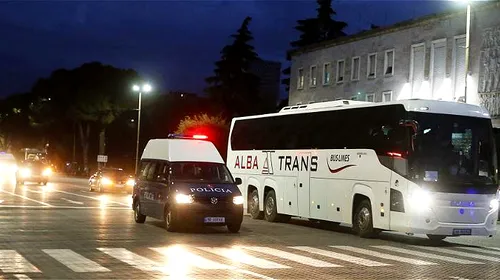 Premierul Albaniei și-a cerut scuze după ce autocarul echipei Serbiei a fost lovit cu pietre