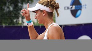 Irina Begu glumește după două starturi complicate de meci pe zgura de la București: "Am motor Diesel, mă încălzesc un pic mai greu". Ce spune despre semifinala cu spaniola Suarez Navarro