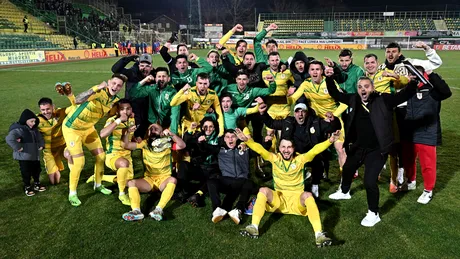 De la ingineria prin care s-a evitat depunctarea, problemele financiare și plecările de jucători, până la calificarea în play-off-ul Ligii 2. CS Mioveni, echipa-paradox