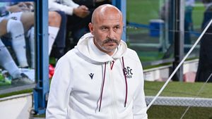 Idee ieșită din comun! Antrenorul Bolognei vrea să dea indicații din spital la meciul cu FCSB