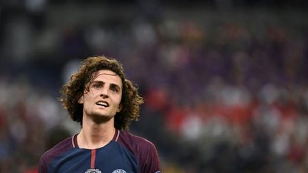 Chinul unui fotbalist uitat: n-a mai jucat din decembrie și a fost alungat de PSG după ce a refuzat să semneze un nou contract, iar mama sa a rupt tăcerea: "E prizonier"