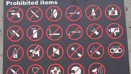 FOTO Sulițele, rachetele și dinamita, interzise pe stadioanele din Africa de Sud :)