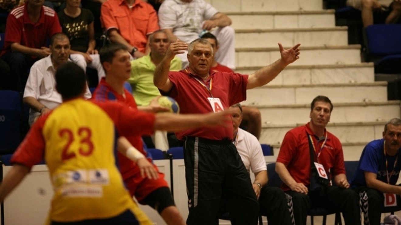 Stângă: "Înfrângerea cu Algeria nu e o rușine! Toți neaveniții își dau cu părerea, dar nu sunt eu vinovat"