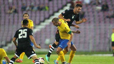 Bravo, federația! "Toată lumea vrea" să readucă Timișoara în Liga 1. Adversarii acuză jocurile de culise și spun că nu vor să promoveze, FRF a trimis principala rivală la locul 1 în cealaltă serie. Bănățenii ripostează: "Aberații!"

