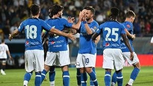 Universitatea Craiova a transferat un fost campion al României! Cu cine au bătut palma oltenii