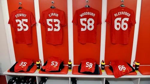 Povestea puștiului de 18 ani de la Liverpool care a fost titular pe Old Trafford. „Mama a început să plângă după ce i-am spus că joc”