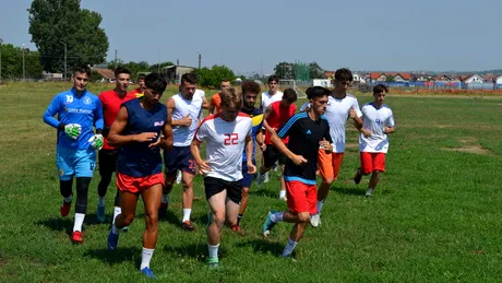 Luceafărul Oradea a schimbat antrenorul după ce s-a salvat în ultima clipă de la retrogradarea în Liga 4. Noul ”principal” are drept obiectiv creșterea tinerilor, dar a debutat cu stângul, în Cupa României