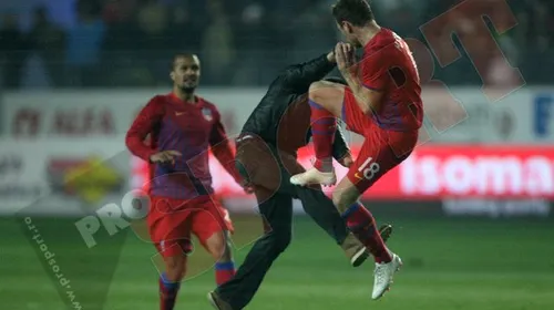 FOTO & VIDEO Momente INCREDIBILE! Galamaz, făcut KO de un suporter! Steliștii s-au răzbunat și l-au bătut pe gazon! Martinovic și Stanca, eliminați! Meciul a fost suspendat